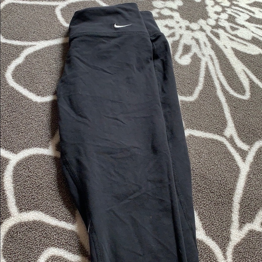 Nike calf leggings